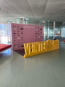  Premios Mandarache 2024: Una celebración literaria con el sello de Comunique 